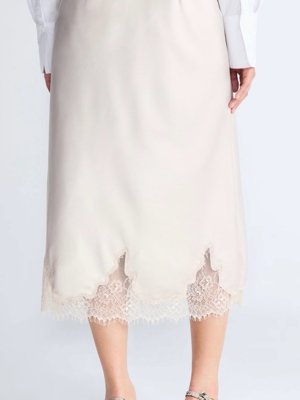 Silky Lace-Hem Pencil Skirt in Light Blush